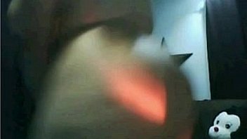 Busty dance showing his huge ass