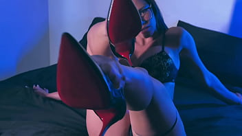 Giving you foot fetish with elegance