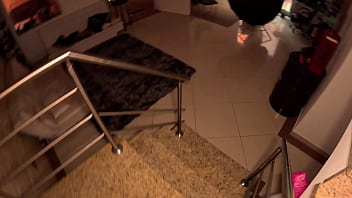 A tatuada carioca muito a vontade na sua primeira vez na mansão nikatsu