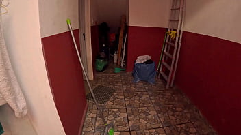 A tatuada carioca muito a vontade na sua primeira vez na mansão nikatsu