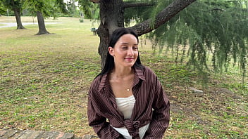 Meeting a sexy girl in the park turns into hot rough fucking