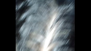 Puta leiteira tomando porra