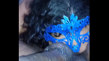 Puta leiteira tomando porra