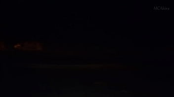 Mc akira se masturbando na praça pública