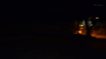 Mc akira se masturbando na praça pública