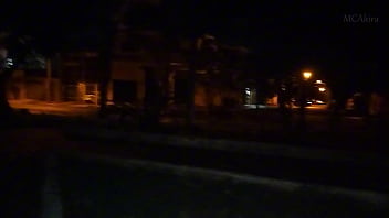 Mc akira se masturbando na praça pública