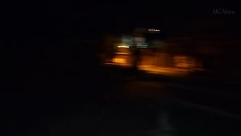 Mc akira se masturbando na praça pública