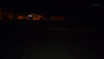 Mc akira se masturbando na praça pública