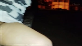 Mc akira se masturbando na praça pública