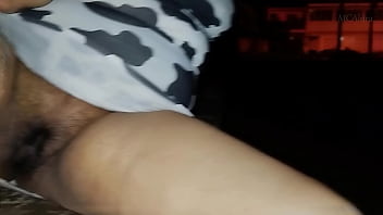 Mc akira se masturbando na praça pública