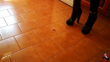 Giantess er in high heels boots