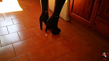 Giantess er in high heels boots