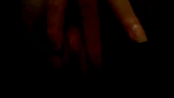 Morena mostrando ppk