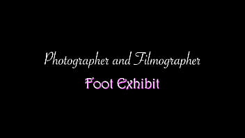 Red wiggling toes trailer