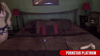 Pawg horny mindi mink lubricates & fuck her biggest dildo