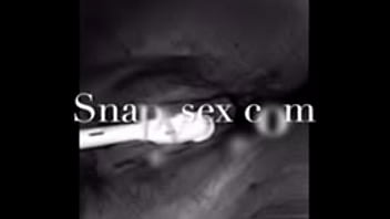 Nahima beurette de nice se masturbe avec sa brosse a dents vibrante sur s