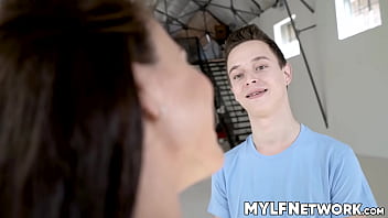 Gorgeous rich milf vicky love receives a warm creamy facial from developing nikki nuttz Gorgeous rich milf vicky love receives a warm creamy facial from developing nikki nuttz