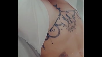 Bon mardi a tous je vous embrasse un petit chaud privée ça vous dit