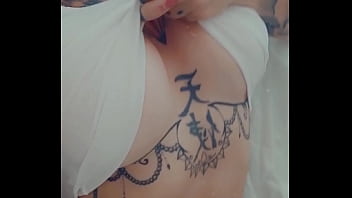 Bon mardi a tous je vous embrasse un petit chaud privée ça vous dit