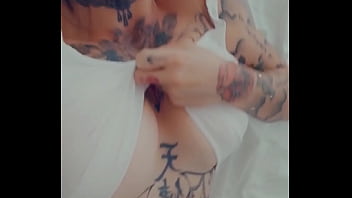 Bon mardi a tous je vous embrasse un petit chaud privée ça vous dit