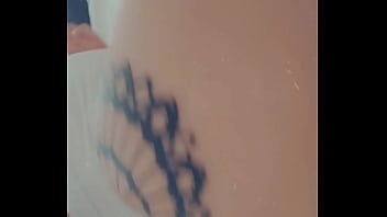 Bon mardi a tous je vous embrasse un petit chaud privée ça vous dit