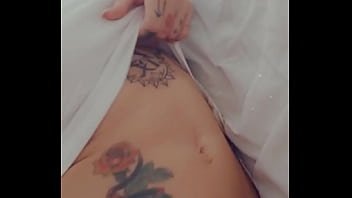 Bon mardi a tous je vous embrasse un petit chaud privée ça vous dit