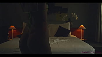 Sanktor cute asian masturbates in the jungles