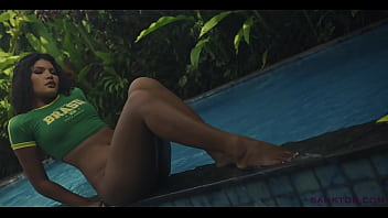 Sanktor cute asian masturbates in the jungles