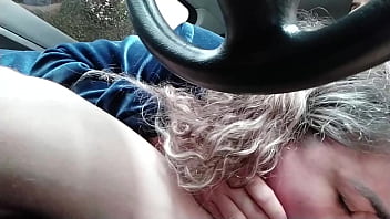 Levando um boquete no peugeot