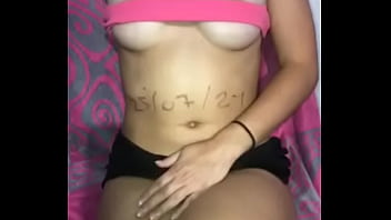 Coucou sandy 21 ans toute nouvelle sur les réseaux et sans limite