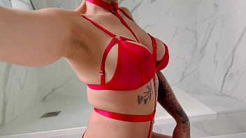 Viens profiter avec moi pour la saint valentin joyeuse saint valentin