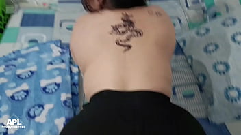 Llego a ver un cuarto para hospedarme y la dueña me ofrece una habitacion con todos los servicios incluidos parte 1