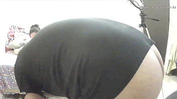 La zorra de mi hermanastra se deja comer por el vecino y le chupa el culo parte 3