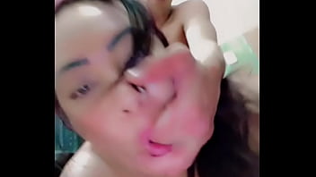 Paty angel levando leite na buceta