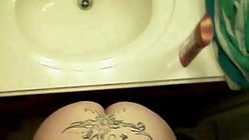 Brandes nobles shows her naked body