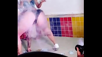 De recife para o mundo com seu cuzão