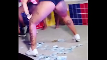 De recife para o mundo com seu cuzão