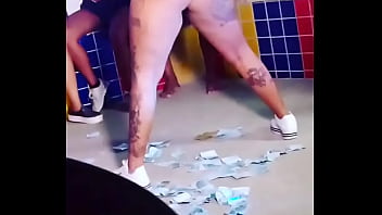 De recife para o mundo com seu cuzão