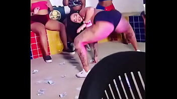 De recife para o mundo com seu cuzão