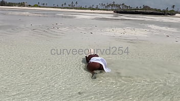 My girlfriend got me hard twerking her big ass