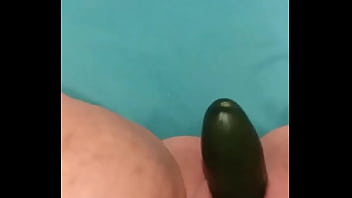 Bbw fucks herself