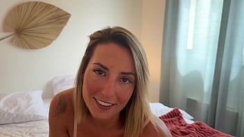 Tu as envie de m’entendre couiner comme une bonne petite cochonne tu as