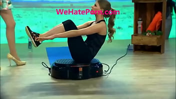 German babe jana hartmann shows panty oops on stage