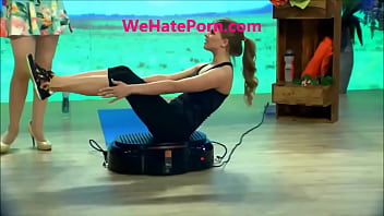 German babe jana hartmann shows panty oops on stage