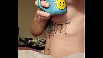 Bonjour mes coquins je vous offre le café