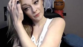 British cam slut shows her big hole