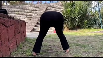 Halloween con rica nalgona ingenua