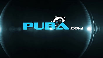 Blonde babe bangs her hole