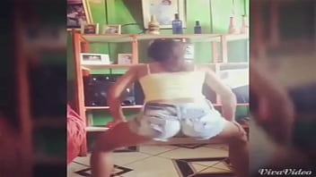 Flávia e flávinha lindas e gostosas dançando funk