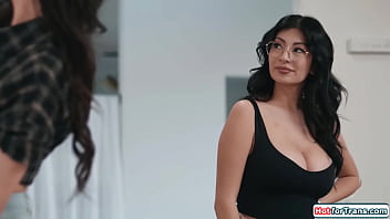 Big Cock Shemale Contractor Andylynn Payne Notices Her Big Tits Latina Client Cami Strella Been Checking Her Outthe Tgirl Lets Her Suck Her Dick thumbnail